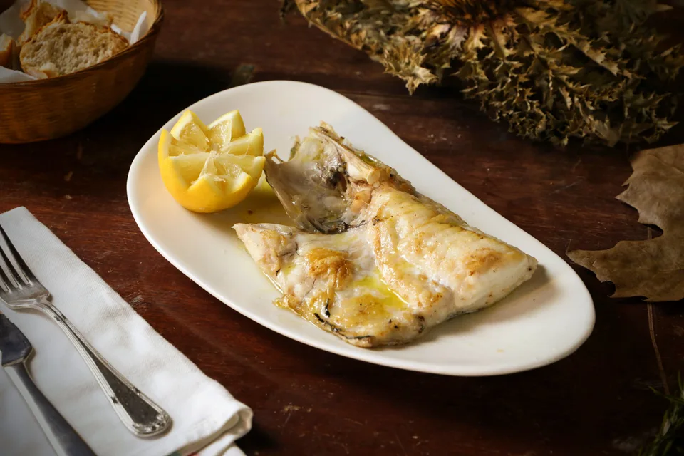 BookNoFees: Fotografia ilustrativa: Peixe grelhado
