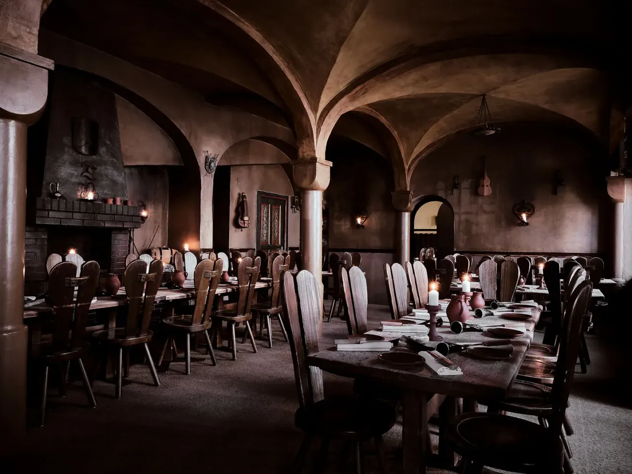 BookNoFees: Restaurante – Tafelrunde – Berlin – Jantar de mesa redonda, foto 1