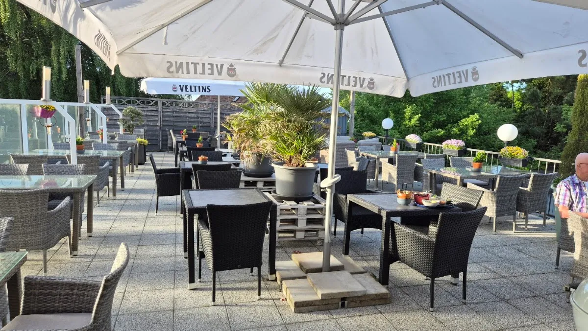 BookNoFees: Restaurante – Café Konditorei Hoyer – Breckerfeld – Café e Confeitaria Hoyer, foto 1