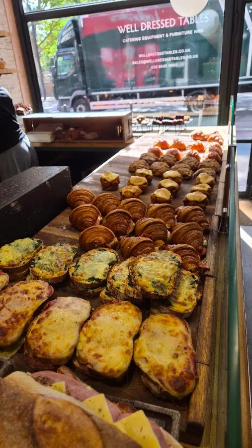 BookNoFees: Restaurante – Circle & Slice – London – Circular e Fatiar, foto 2