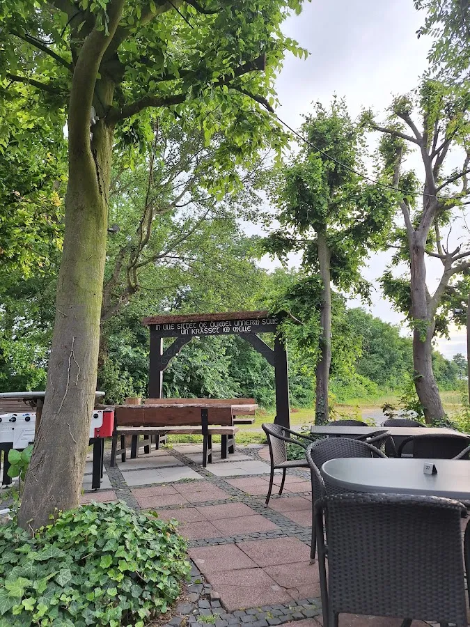 BookNoFees: Restaurante – Uelder Bahnhof – Anröchte – Estação de Uelder, foto 1