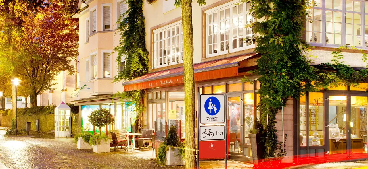 BookNoFees: Café – Café & Konditorei Harnischmacher – Attendorn – Café e Confeitaria Harnischmacher, foto 1