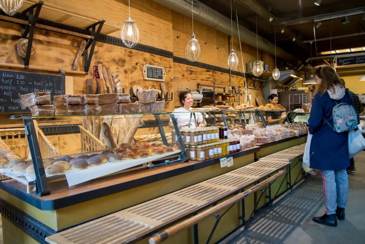 BookNoFees: Café – Bakhuys – Amsterdam – São, foto 1