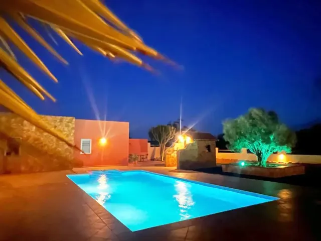 BookNoFees: aluguel de temporada em Triquivijate – Finca El Lomo — Sua casa aconchegante com piscina privativa, Triquivijate