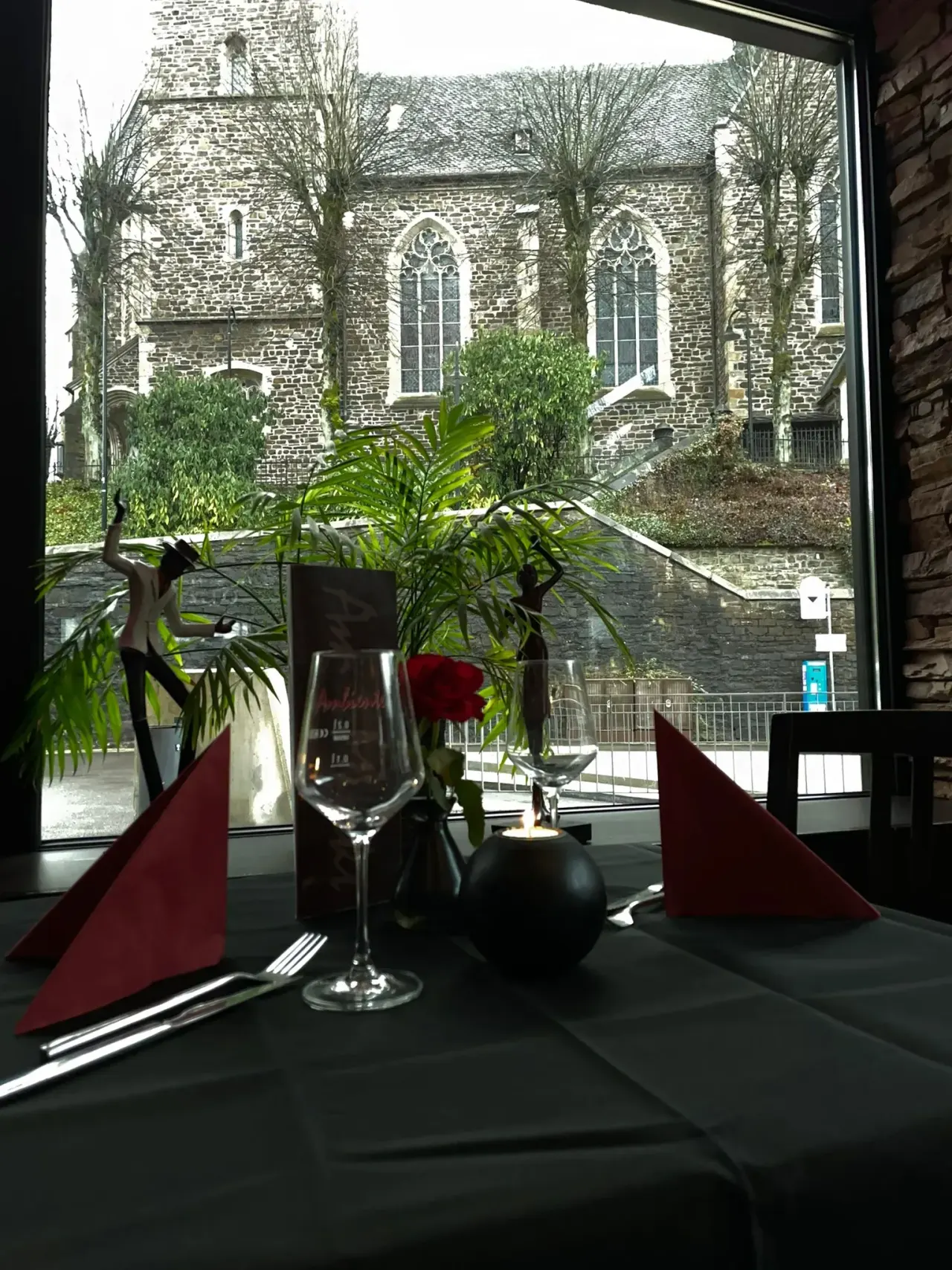 BookNoFees: Café – Ambiente Am Markt – Lennestadt – Ambiente no Mercado, foto 1