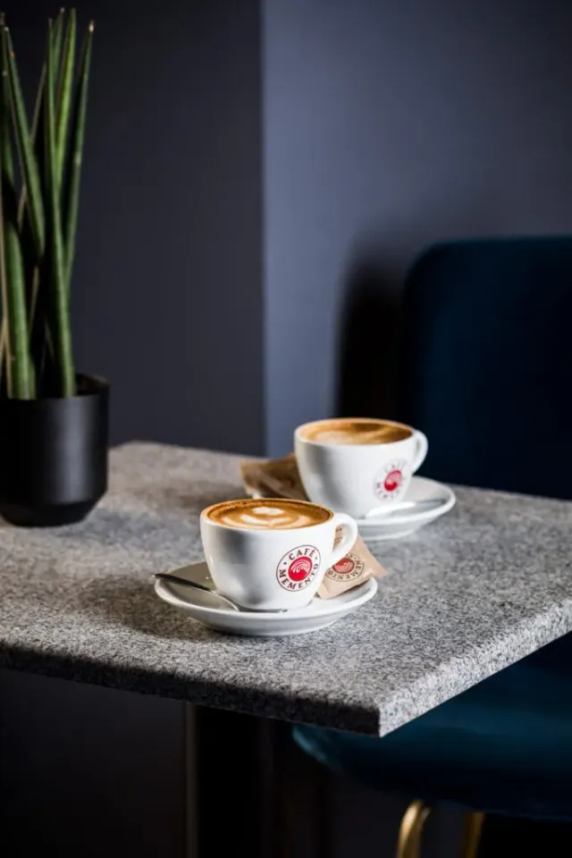 BookNoFees: Café – Editori – Sofia – Editores, foto 2