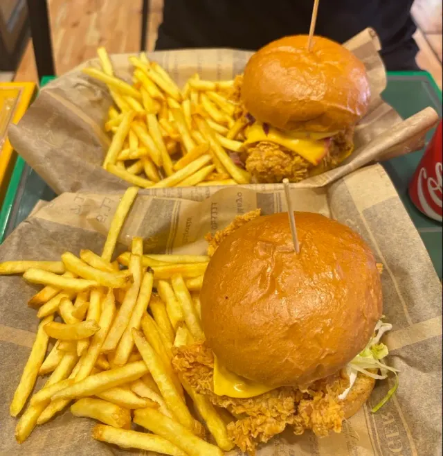 BookNoFees: Lanchonete – Ferick Fried Chicken – Istanbul – Frango Frito Ferick, foto 2