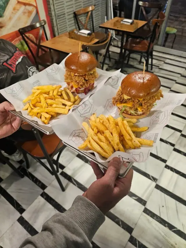 BookNoFees: Lanchonete – Ferick Fried Chicken – Istanbul – Frango Frito Ferick, foto 3