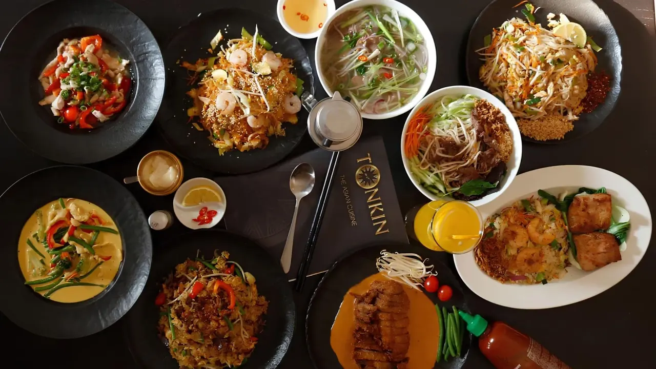 BookNoFees: Restaurante – Tonkin – Prague – Tonkin, foto 1