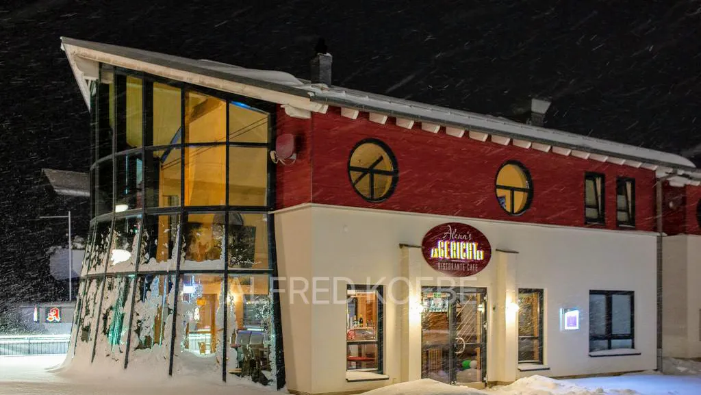 BookNoFees: Restaurante – Café Bistro Angerichtet – Medebach – Café Bistro Servido, foto 1