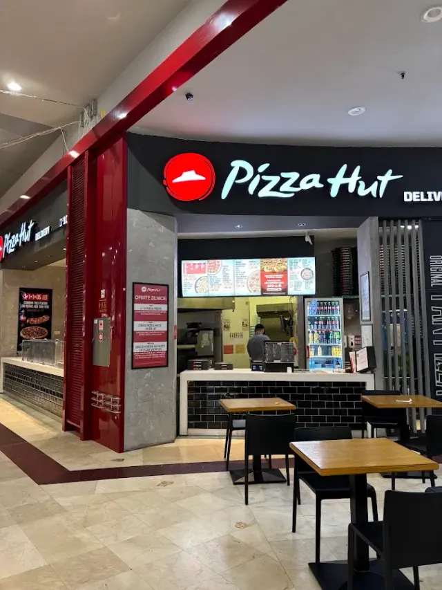 BookNoFees: Pizza Hut, Bucharest