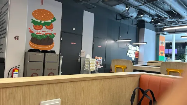 BookNoFees: Lanchonete – Burger King – Helsinki – Burger King, foto 2