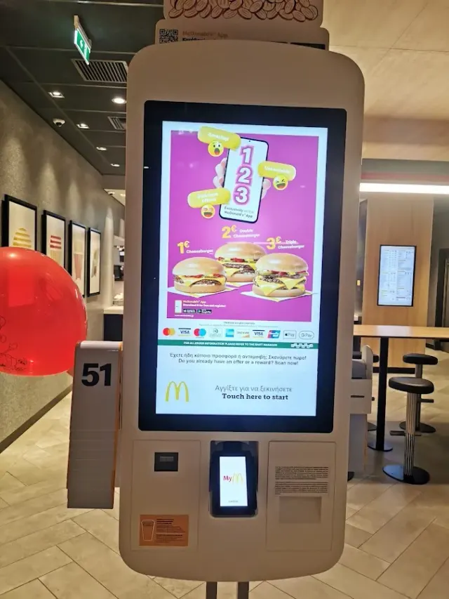 BookNoFees: Lanchonete – McDonald's – Athens – McDonald's, foto 2