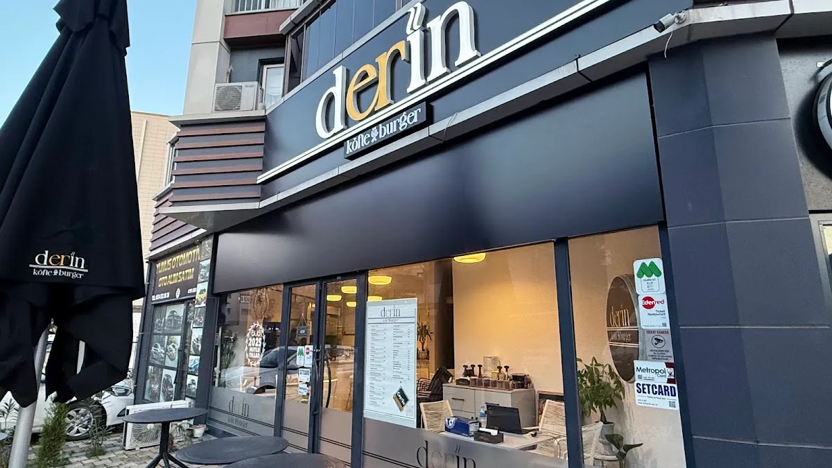 BookNoFees: Restaurante – Derin Köfte&Burger – Istanbul – Derin Köfte&Burger, foto 1