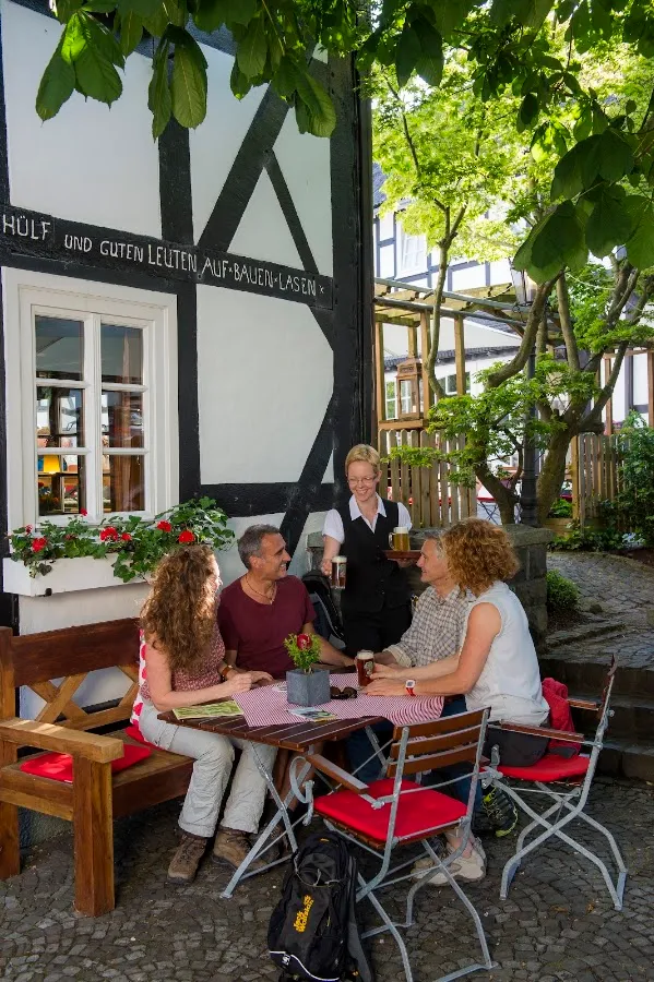 BookNoFees: Restaurante – Gasthaus Esseltal – Eslohe – Pousada Esseltal, foto 1