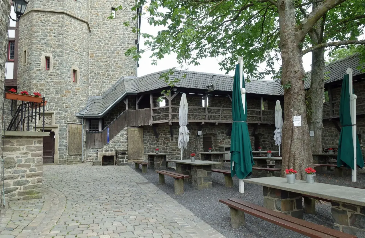 BookNoFees: Restaurante – Burgrestaurant Altena – Altena – Restaurante Burgrestaurant Altena, foto 1