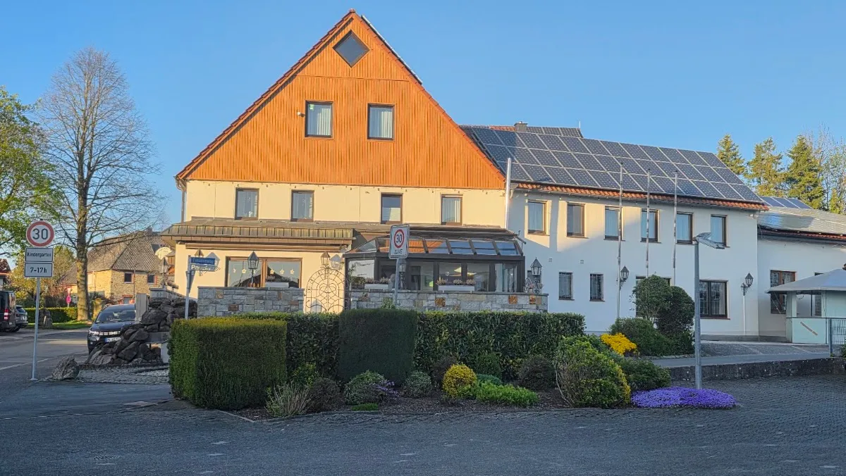 BookNoFees: Restaurante – Landgasthof Kaiser – Bad Wünnenberg – Pousada Rural Kaiser, foto 1