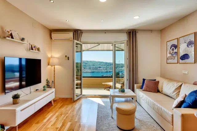 BookNoFees: Apartamento Sanja com vista para o mar e dois quartos em Pula – Pula