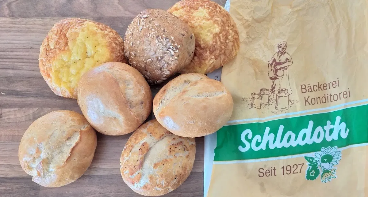 BookNoFees: Restaurante – Ernst Schladoth Bäckerei – Brilon – Padaria Ernst Schladoth, foto 1