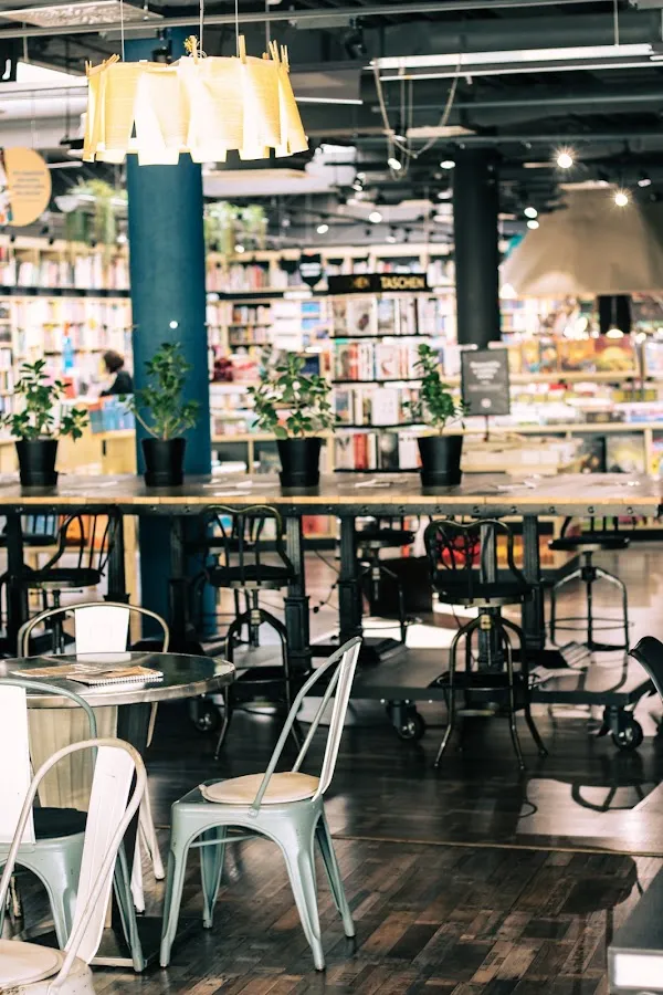 BookNoFees: Café – Foxford – Bratislava – Foxford, foto 1