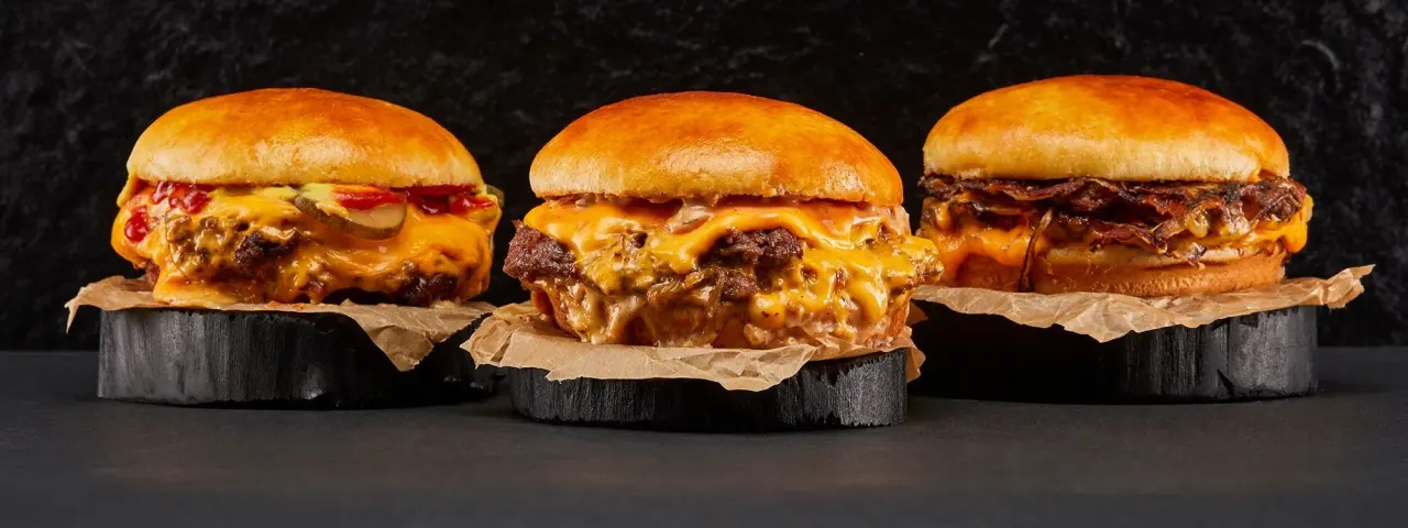 BookNoFees: Lanchonete – Monkék Burger – Budapest – Monkék Burger, foto 1
