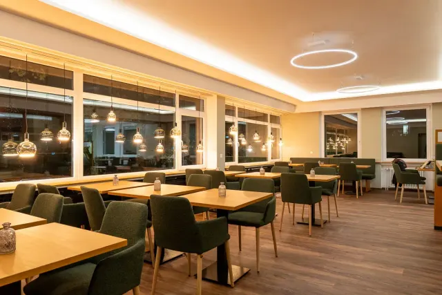 BookNoFees: Hotel-Restaurant Kaisergarten, Neuenrade