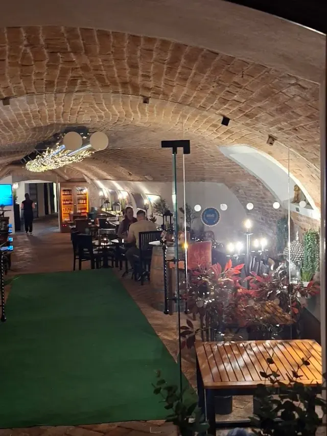 BookNoFees: Restaurante – Bharat & Bakchus – Bratislava – Índia e Baco, foto 2
