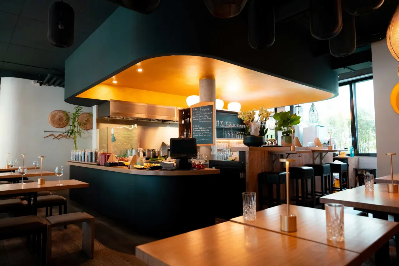 BookNoFees: Restaurante – Cô Chu – Berlin – A Sra. Chu, foto 1