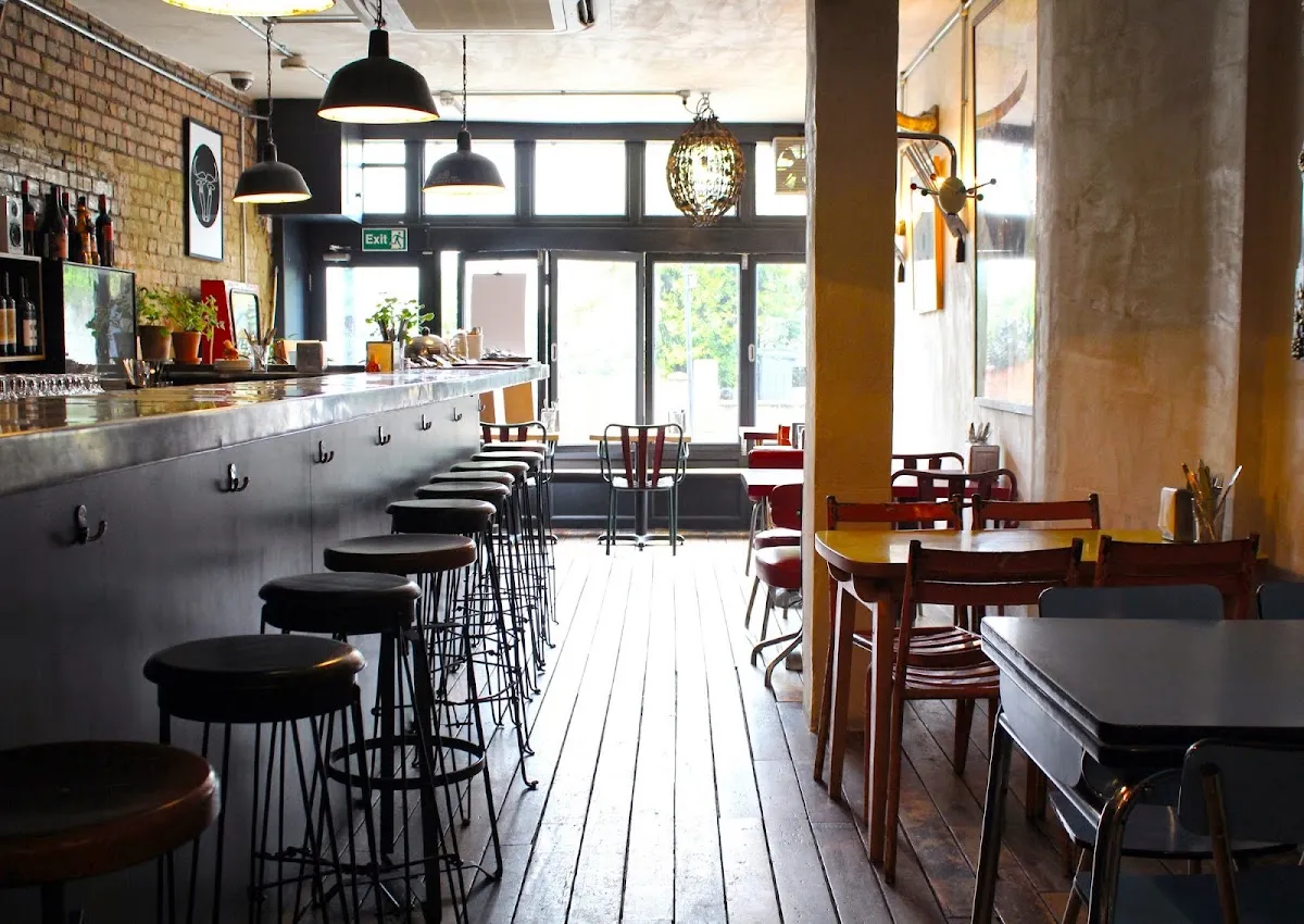 BookNoFees: Restaurante – Bar Esteban – London – Bar Esteban, foto 1