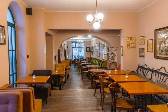 BookNoFees: Café – Choco-Café U Červené židle – Prague – Choco-Café “U Červené židle”, foto 2