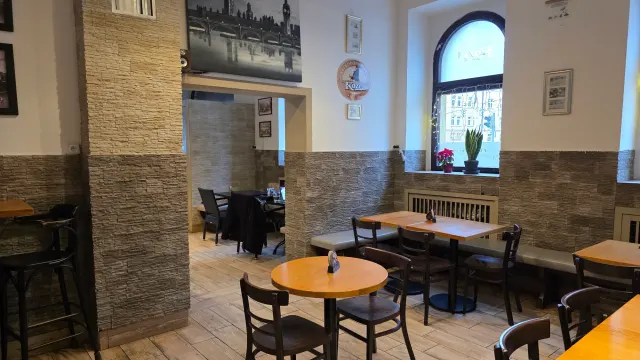BookNoFees: Restaurante – Strašnická mincovna – Prague – Casa da Moeda de Strašnice, foto 2