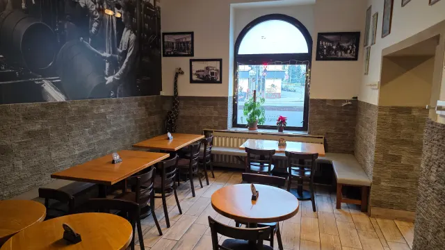 BookNoFees: Restaurante – Strašnická mincovna – Prague – Casa da Moeda de Strašnice, foto 3