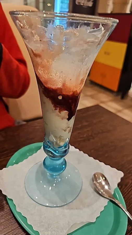 BookNoFees: Restaurante – Eiscafé Bistro Rialto – Werl – Eiscafé Bistro Rialto, foto 2