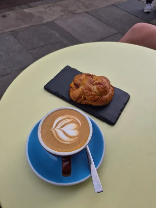 BookNoFees: Café – Brothers Bakery – London – Padaria Brothers, foto 2