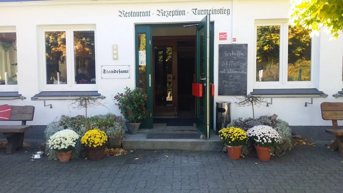 BookNoFees: Restaurante – Rhein-Weser-Turm – Kirchhundem – Torre do Reno-Weser, foto 1