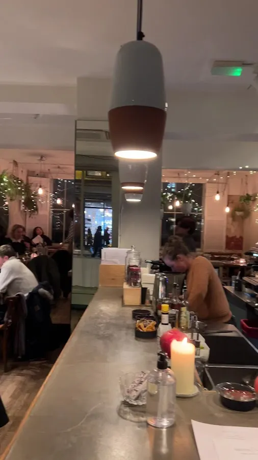 BookNoFees: Restaurante – Delamina East – London – Delamina Leste, foto 3