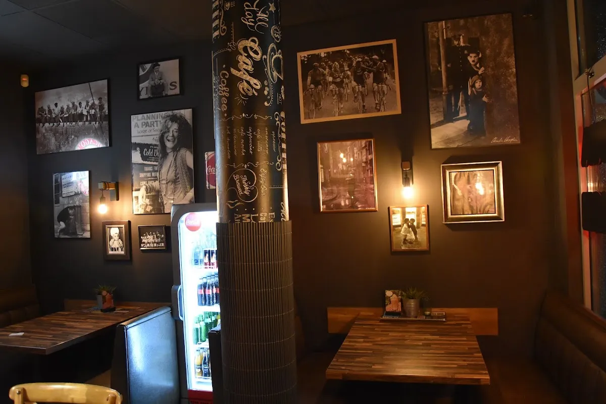 BookNoFees: Restaurante – Chicago's Pizza – Warsaw – Pizza de Chicago, foto 1