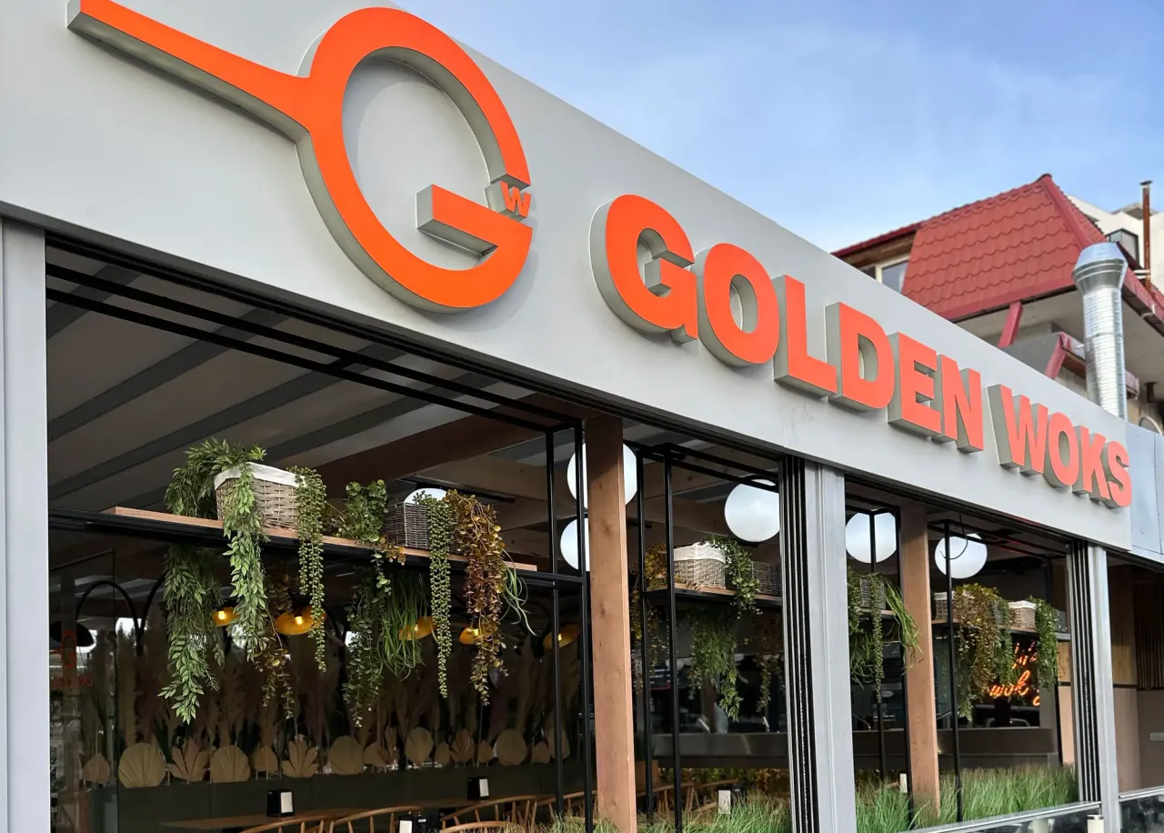 BookNoFees: Restaurante – Golden Woks – Bucharest – Woks Dourados, foto 1