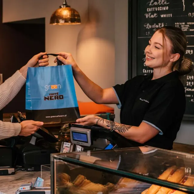 BookNoFees: Café – Caffè Nero – Warsaw – Café Preto, foto 2