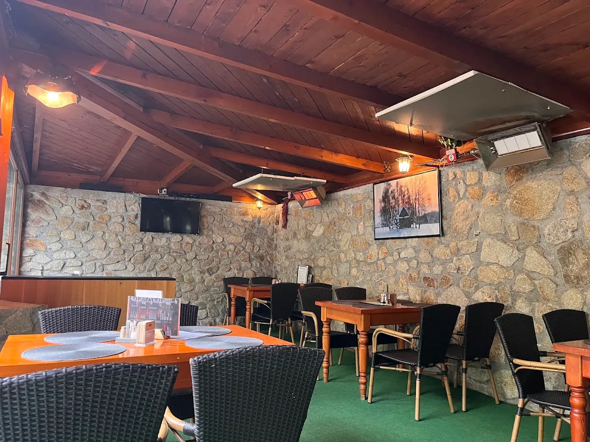 BookNoFees: Restaurante – 4 Stagioni – Bratislava – 4 Estações, foto 1