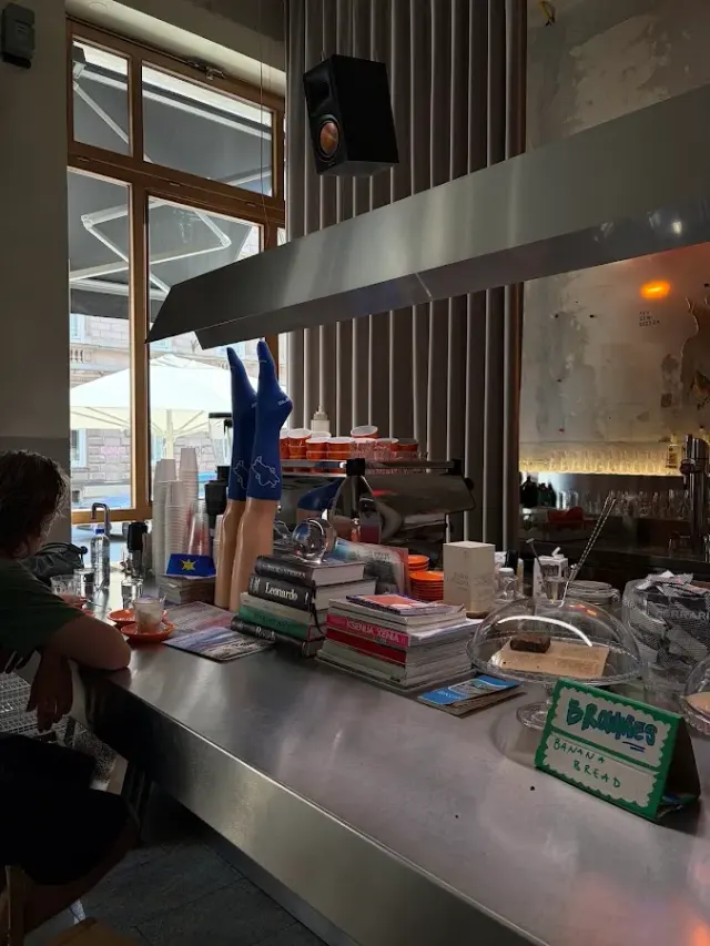 BookNoFees: Café – TOZD – Ljubljana – O Tozd, foto 2