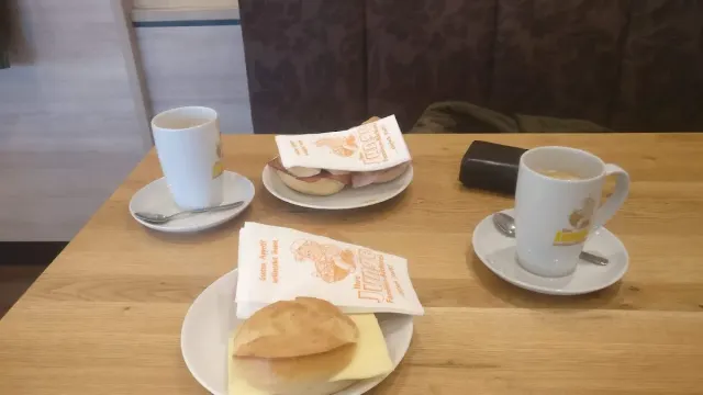 BookNoFees: Padaria – Bäcker Regina – Wenden – Padeira Regina, foto 2